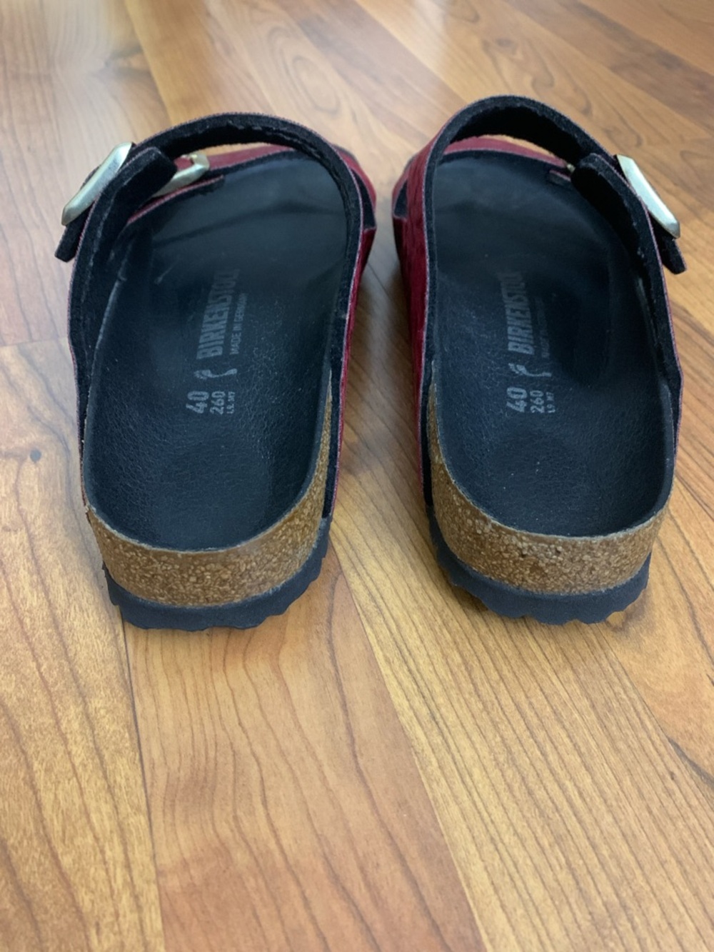 ♥️ RARE! Red Velvet Textile Birkenstock Arizona • Size 40 or 9/9.5 - Picture 4 of 8
